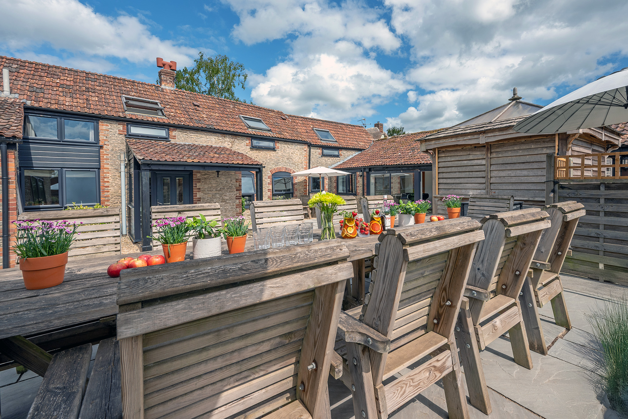 Walnut Arbour - lovely outdoor seating area for al fresco meals