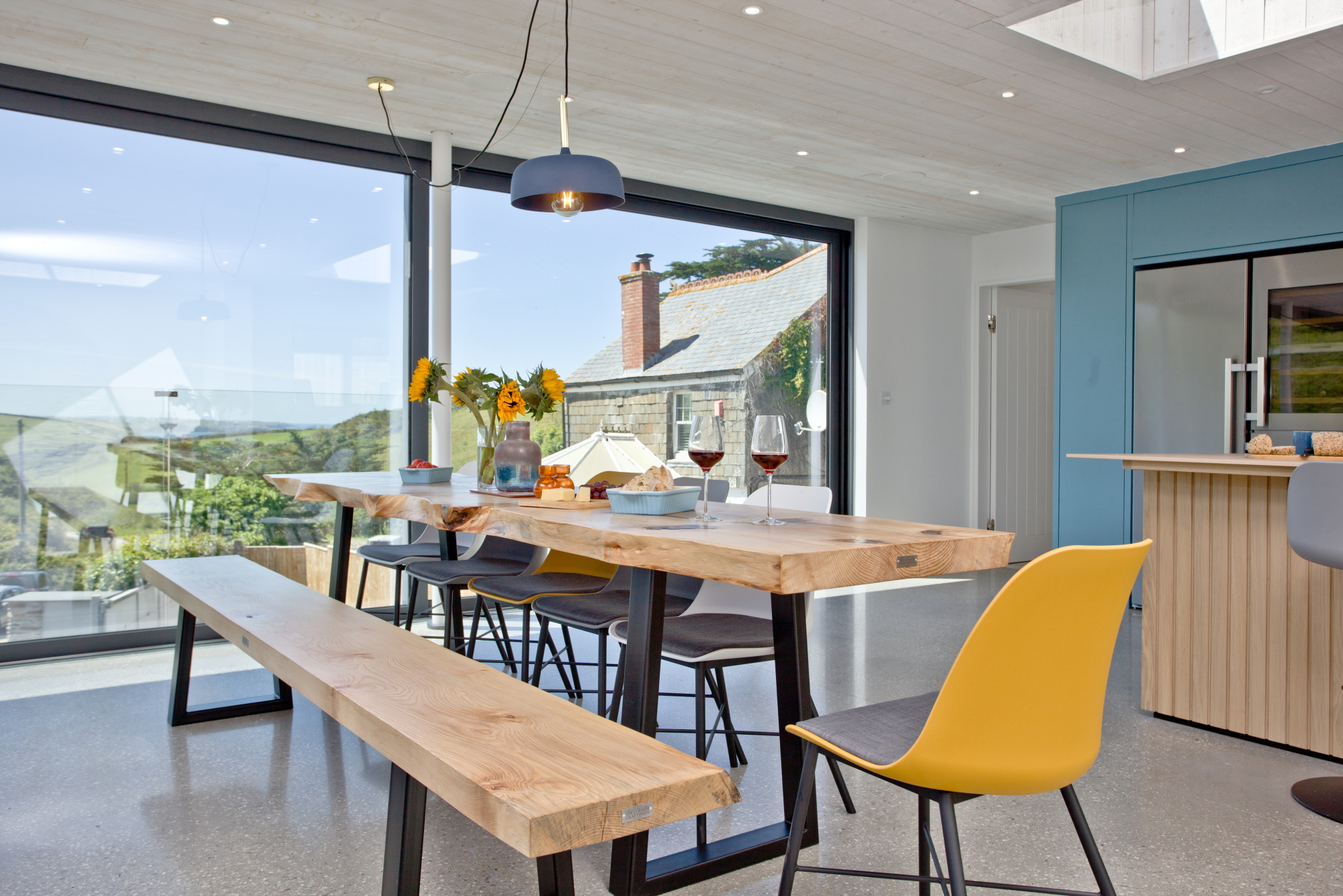 Rockpools - great sea and countryside backdrop from the dining table