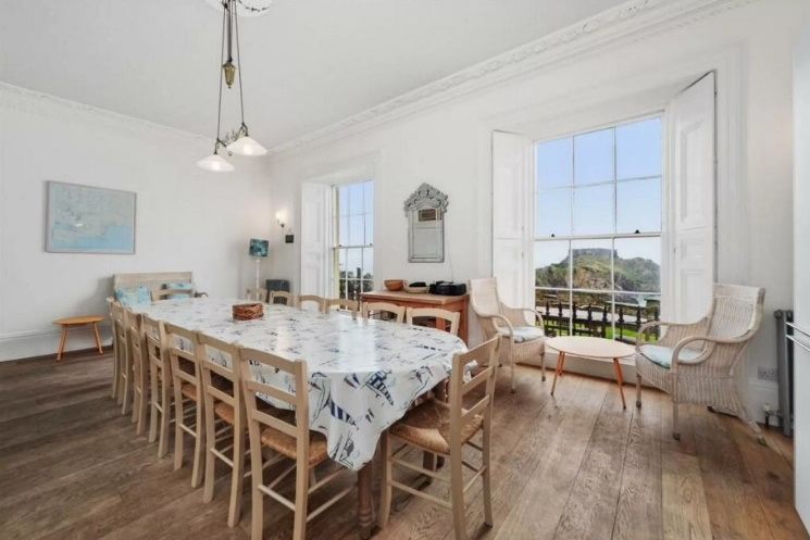 St Catherine's House - all 15 guests can eat together