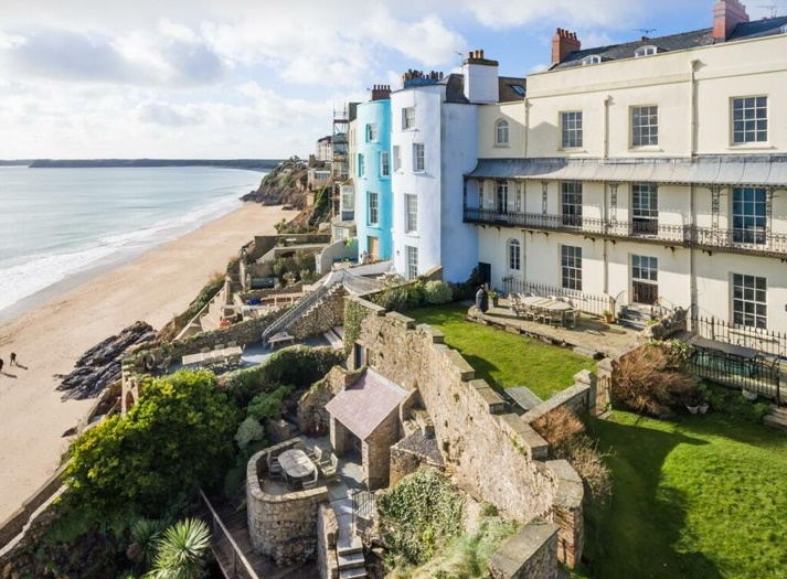 St Catherine's House - private access to Castle Beach