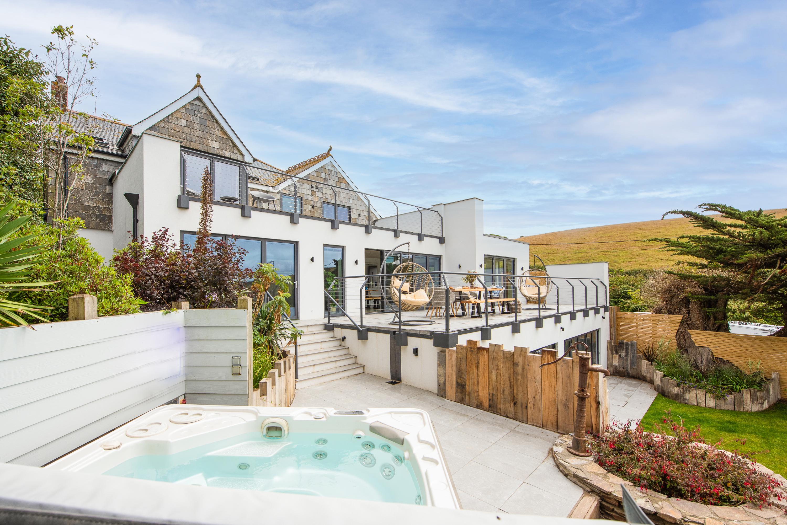 Watersend - take a dip in the hot tub for 8