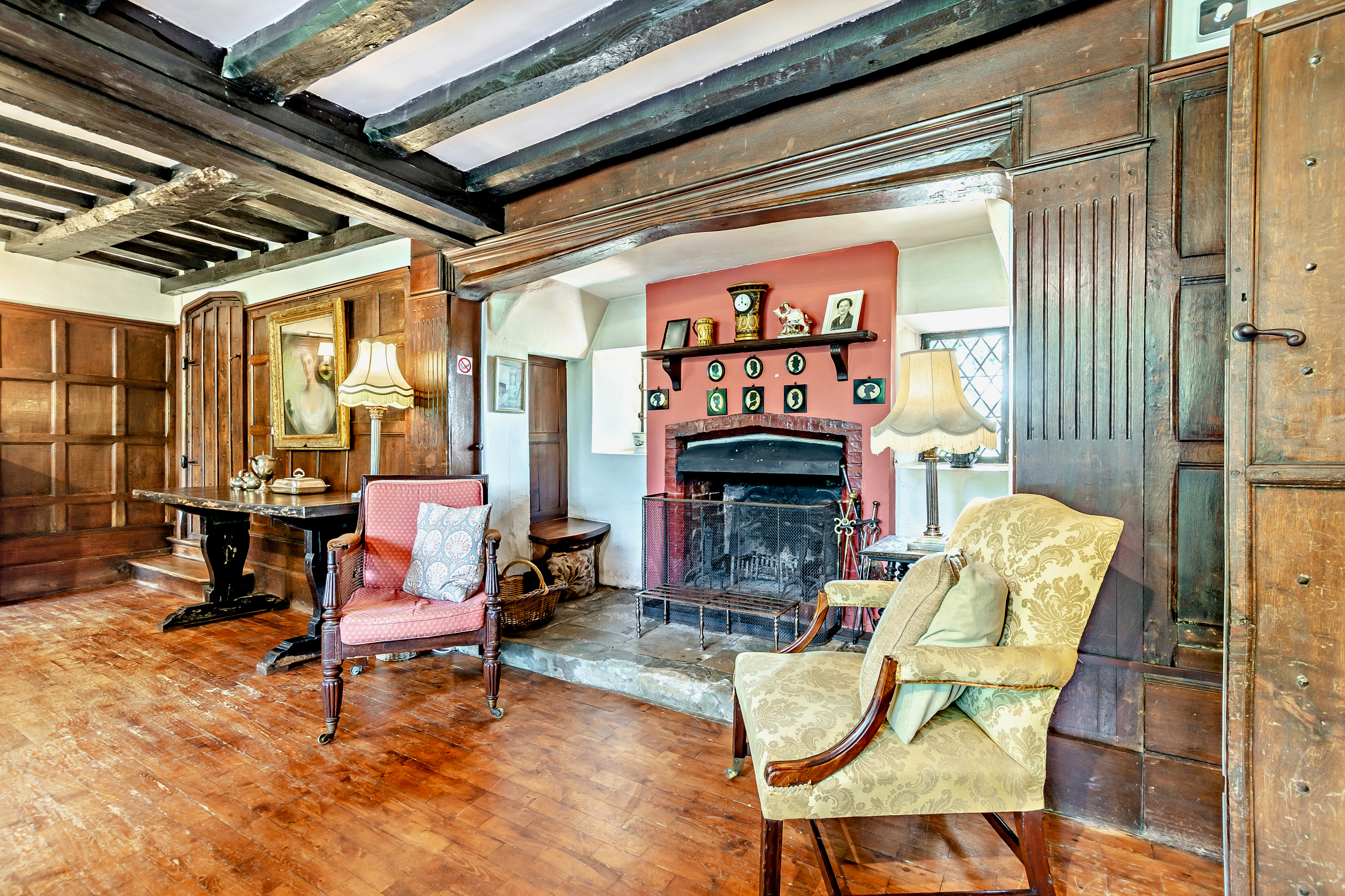 Pekes Manor | Large Tudor Manor House for Groups, East Sussex