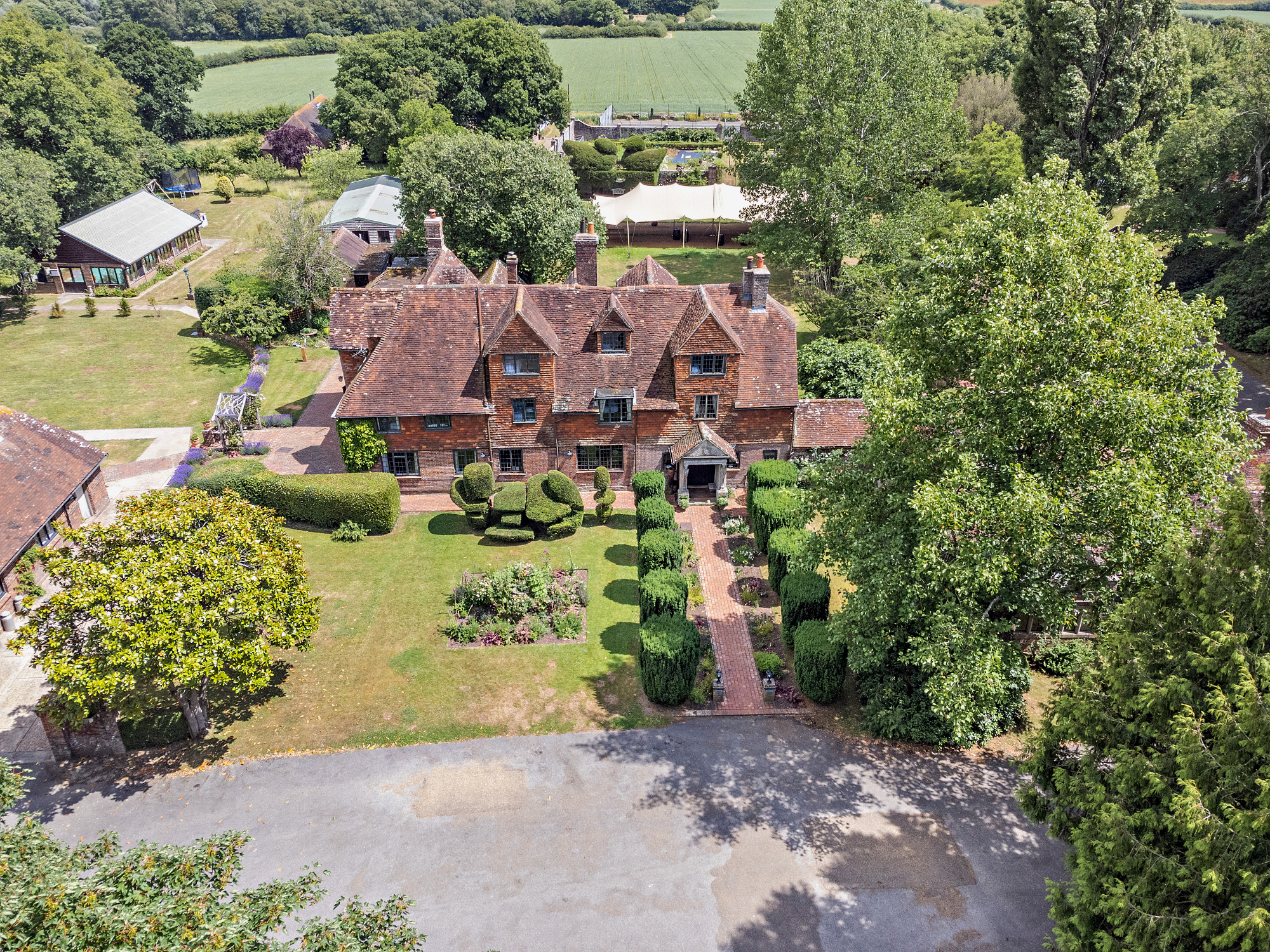Pekes Manor | Large Tudor Manor House for Groups, East Sussex