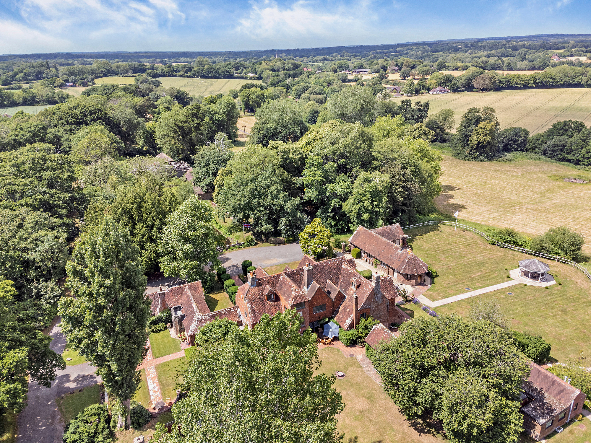 Pekes Manor | Large Tudor Manor House for Groups, East Sussex