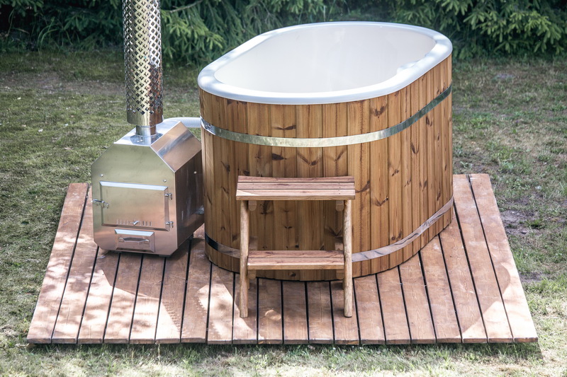 Dorothy Goes Glamping - 2 seater hot tub - Romantic star-gazing woodland settings