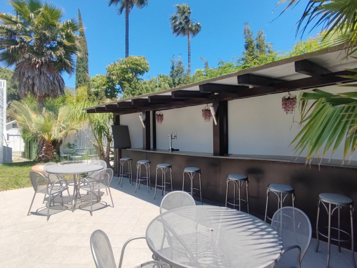 Fabulous outside bar area to enjoy