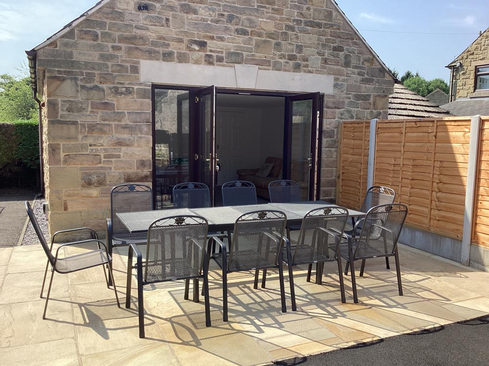The Haven, Derbyshire - outside dining area for 10