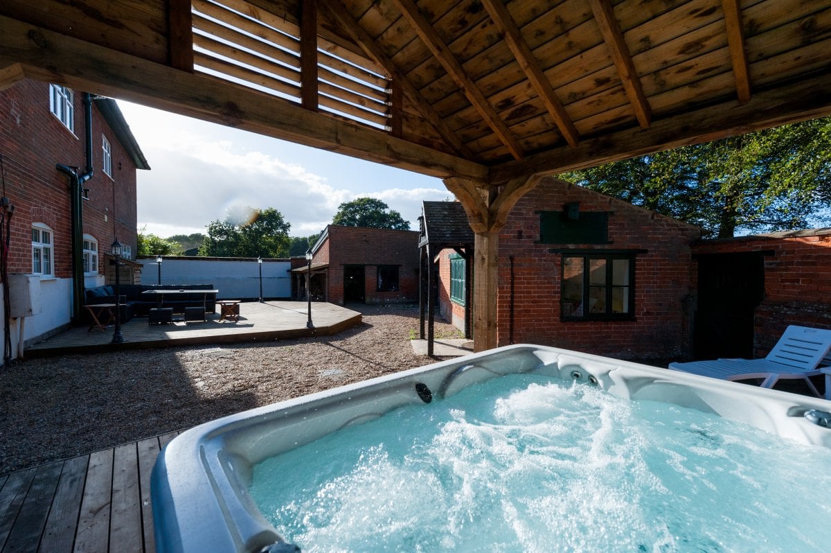 Hot tub and courtyard