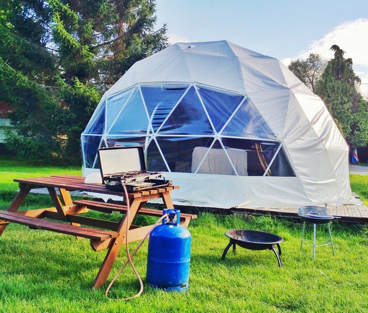 Dorothy goes Glamping