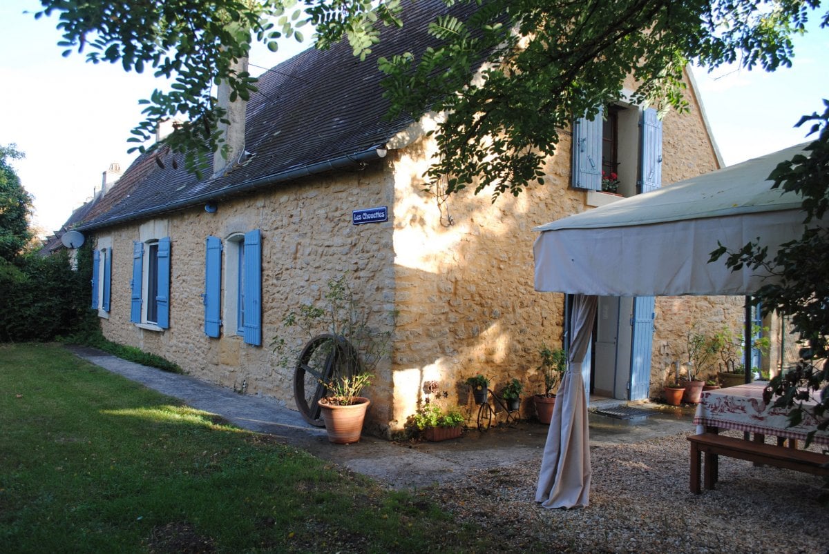 Les Chouettes from the outside