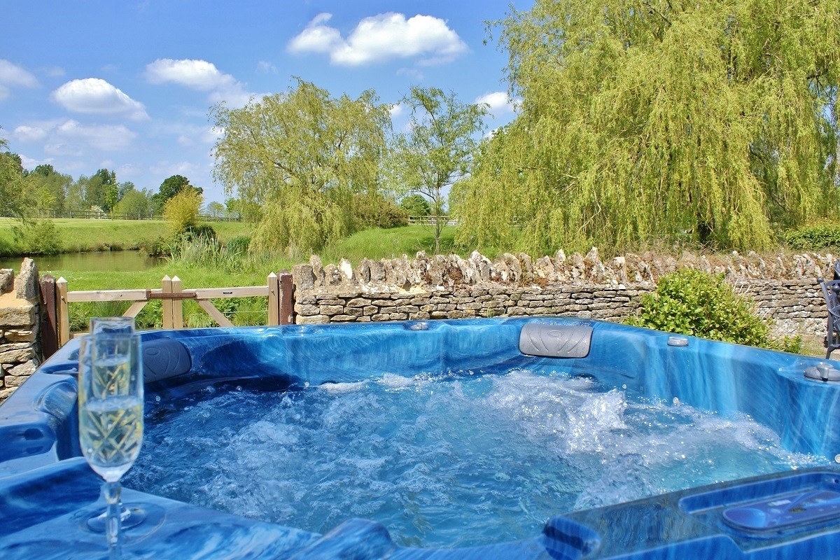 Exclusive use of hot-tub in private lawns