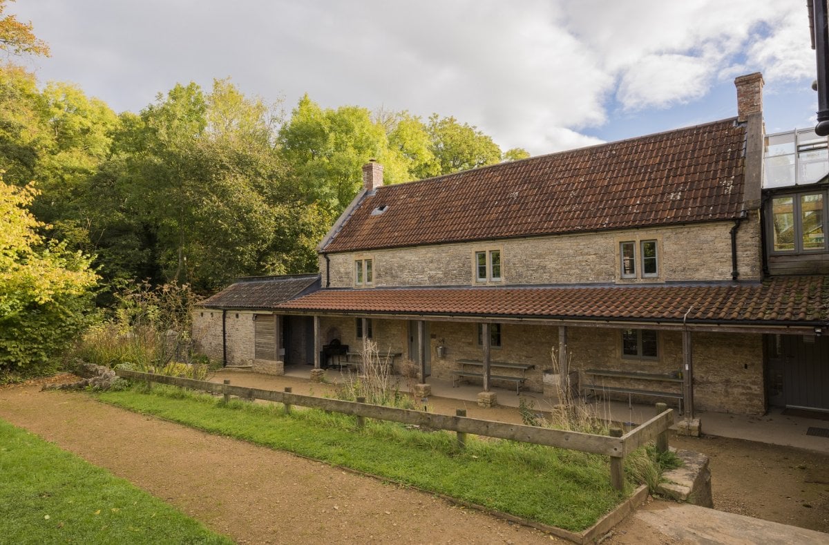 Farmhouse - Old Dairy and Courtyard