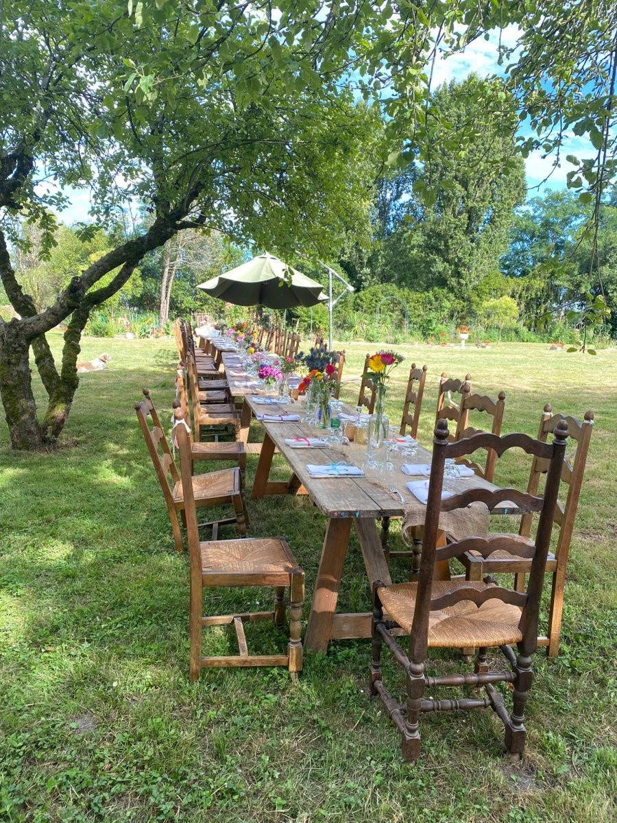 Chateau Duviella - outside space for dining al fresco