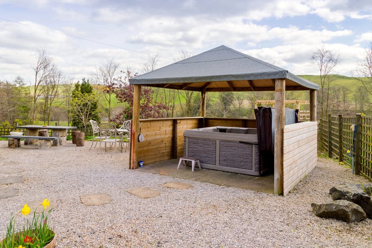 Hot tub with lovely views!