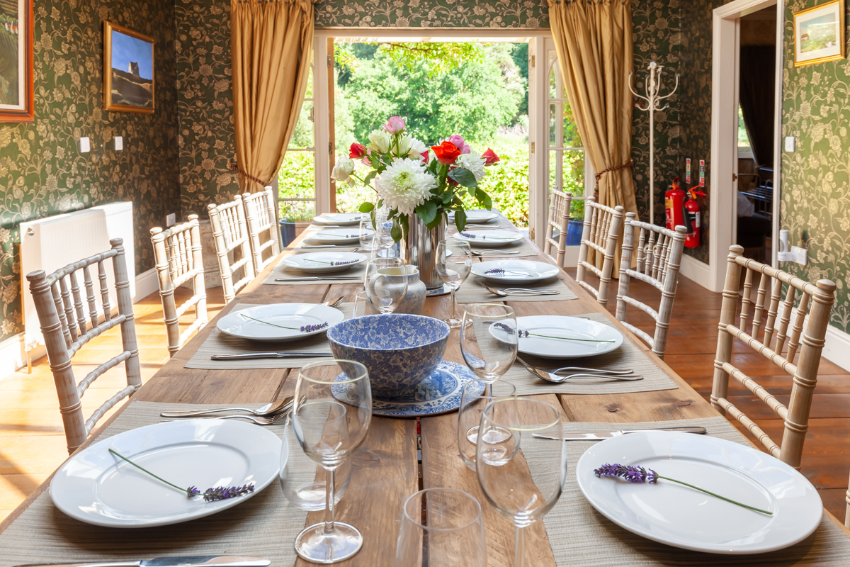 Park Cottage - lovely long table to share a meal