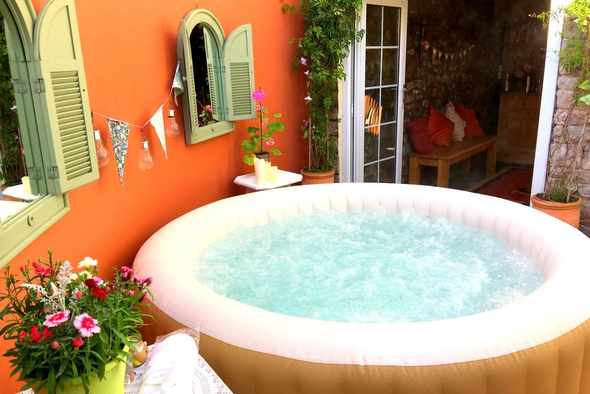 Private hot tub courtyard to enjoy stargazing at The Mendip Gate