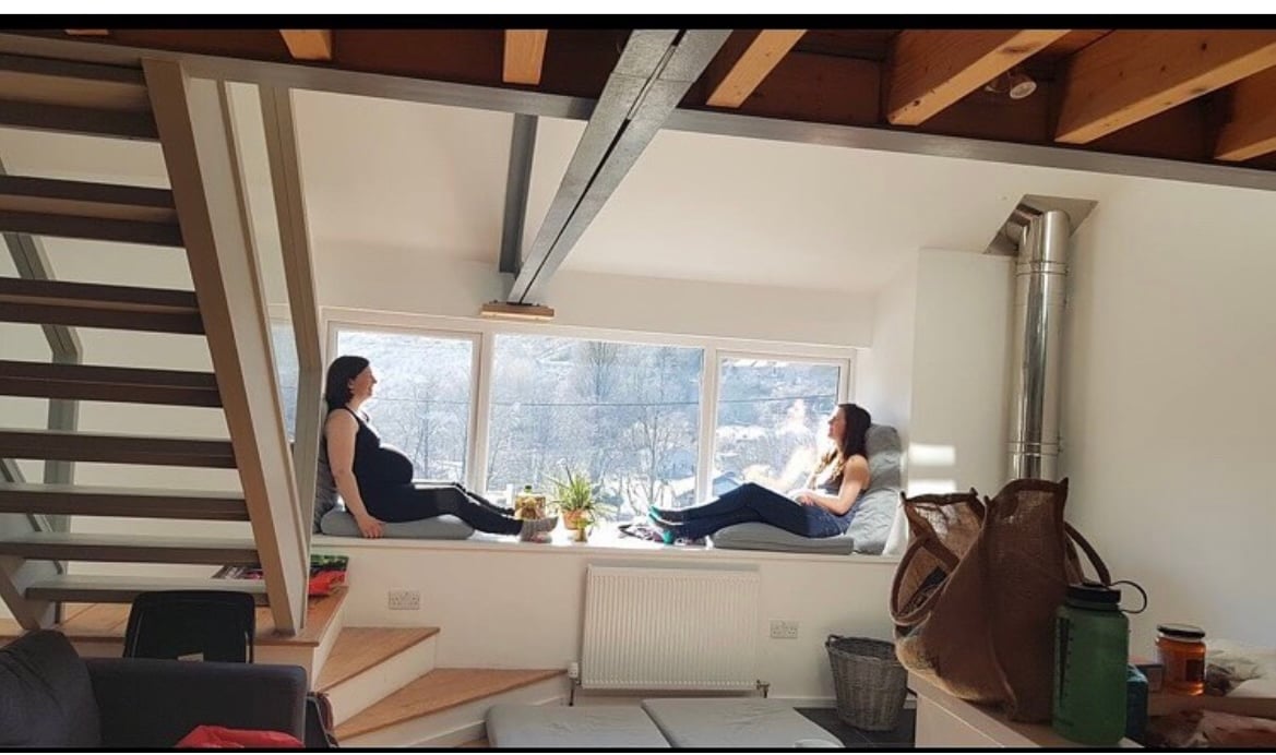 Afan Forest Bunkhouse - wide window seats for quiet time