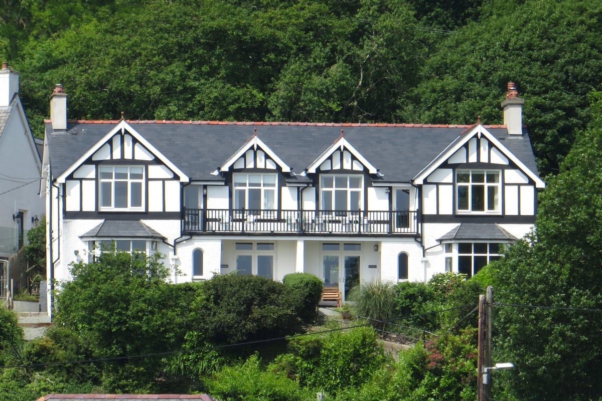 Bryn Gwyn and Tegfryn - Fantastic Sea Views to the Front and a Nature Reserve to the Rear