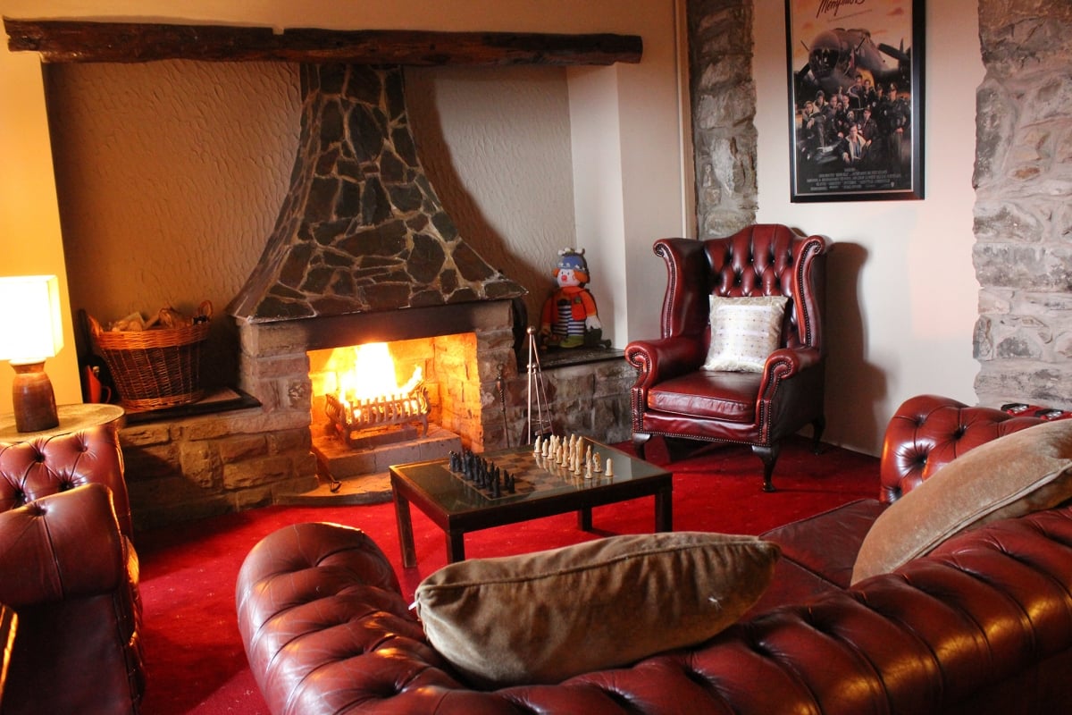 Lovely snug especially with the fire burning