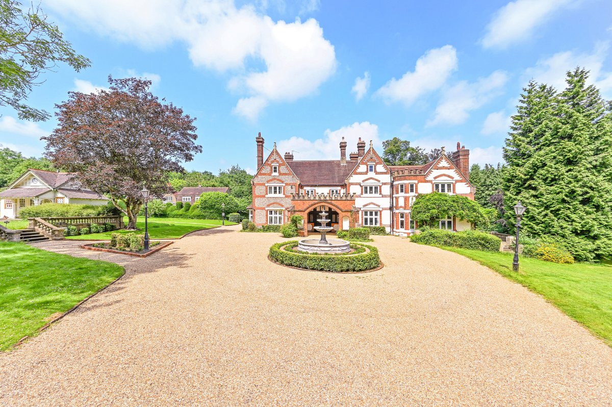 Kingswood Manor | Special occasion house, Surrey