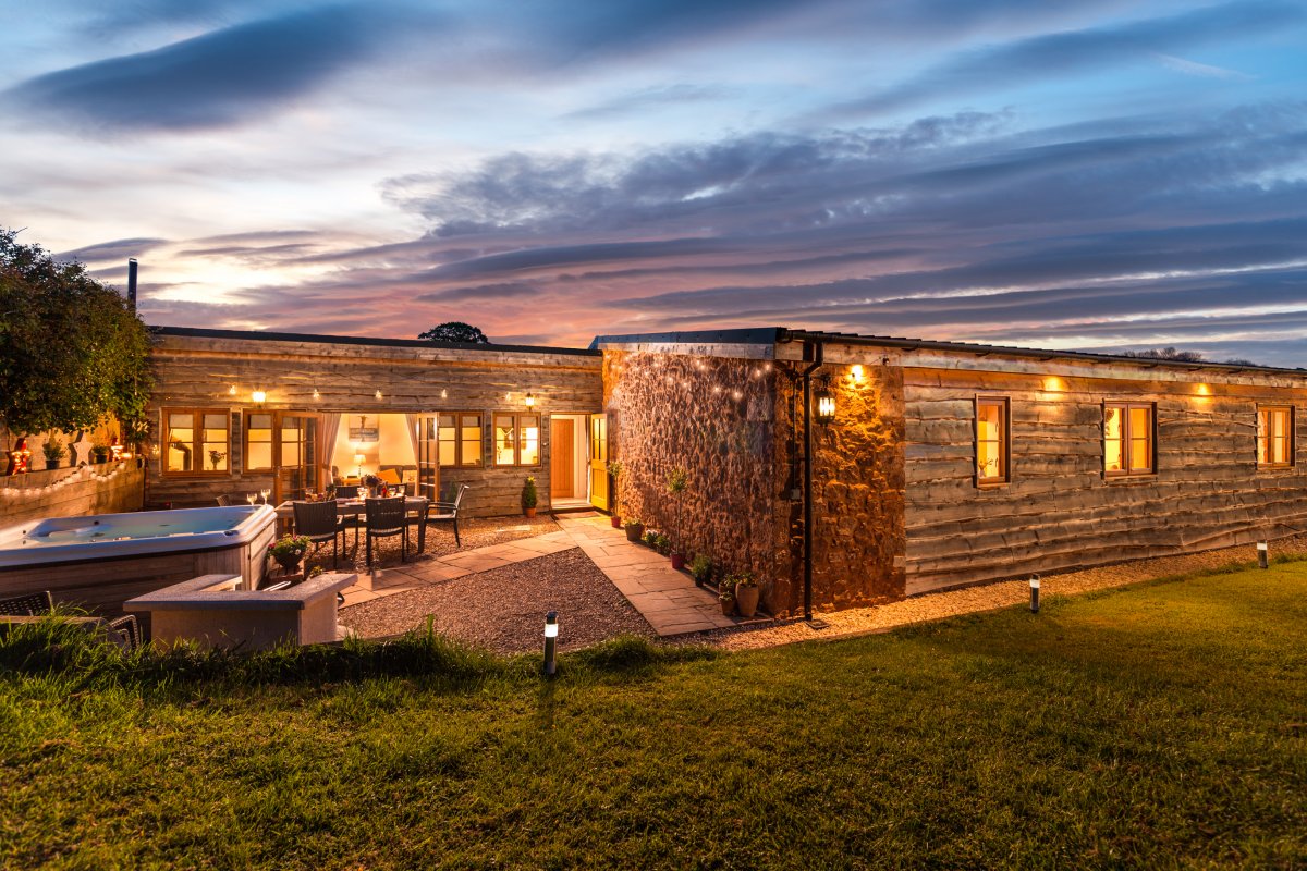 Lavender Barn- luxury accommodation for 12