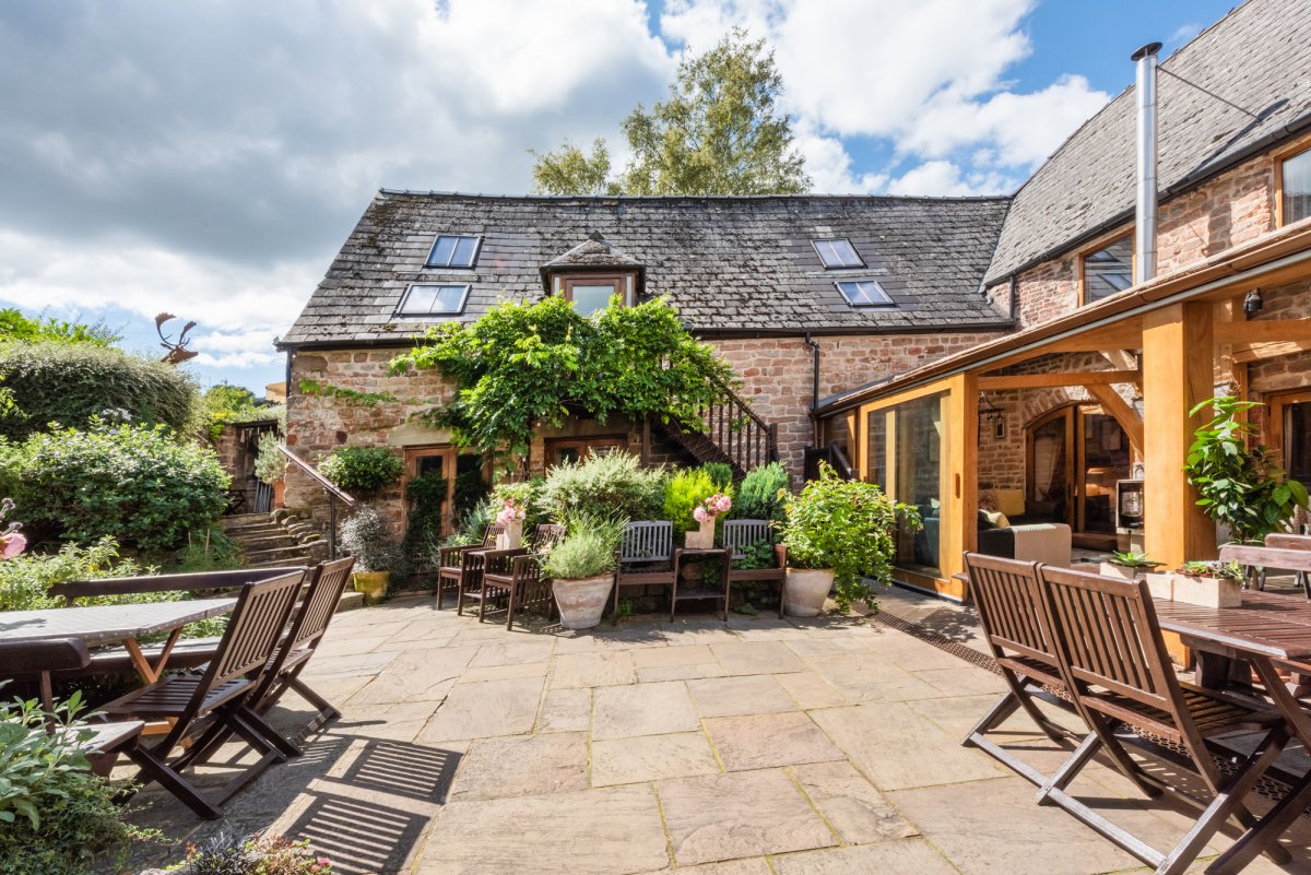 Courtyard garden