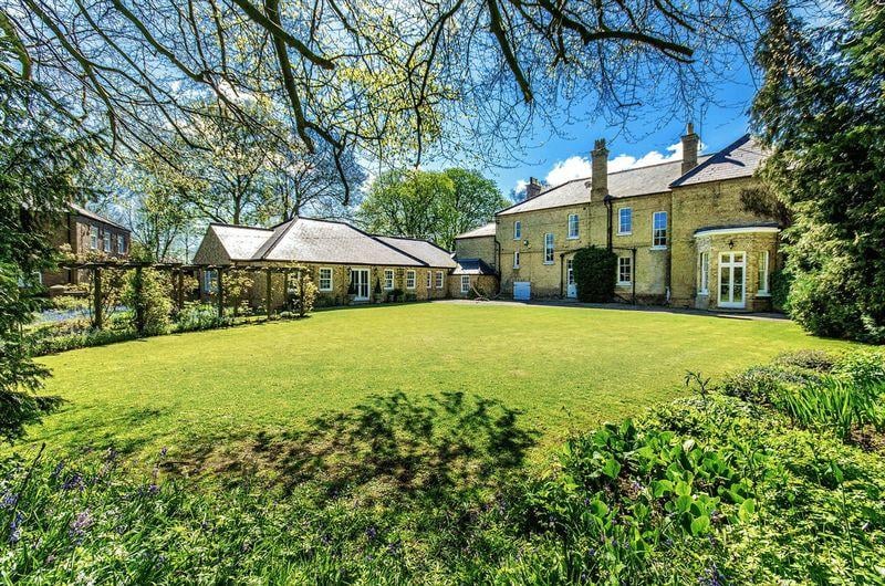 Northolme Hall - Large Country Mansion with Indoor Pool