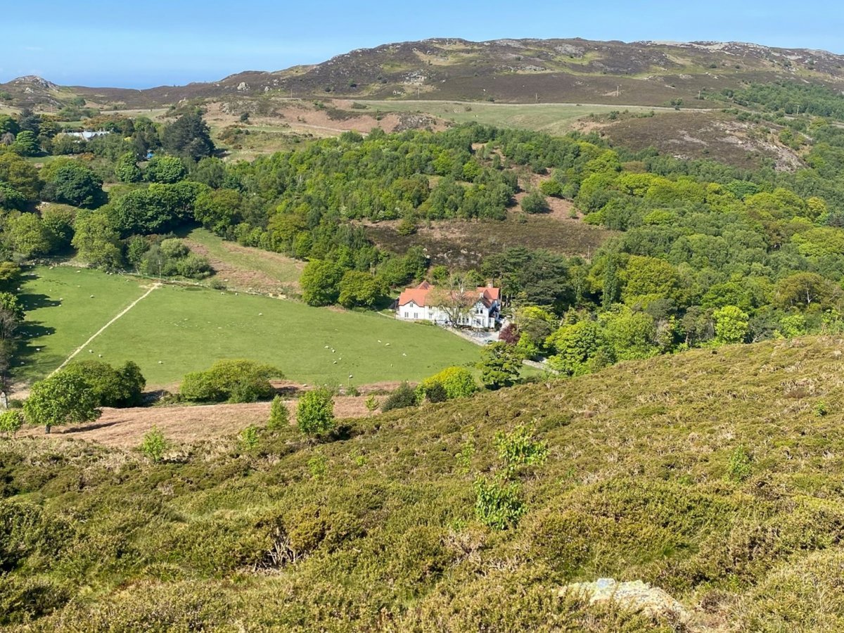 Sychnant Pass Country House and surrounding Snowdonia National Park