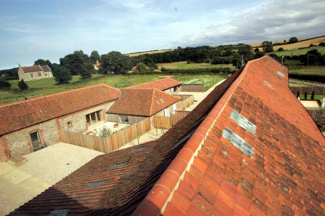 Grey's Court & Little Barsham with church