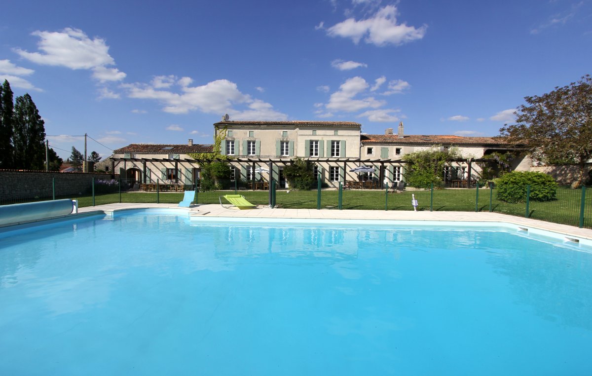 Font Remy in the Charente-Maritime region, back view