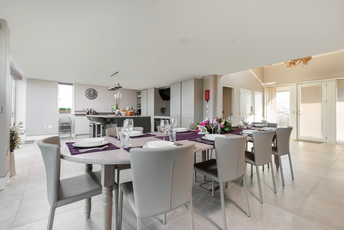 Hill View House, sleeps 10