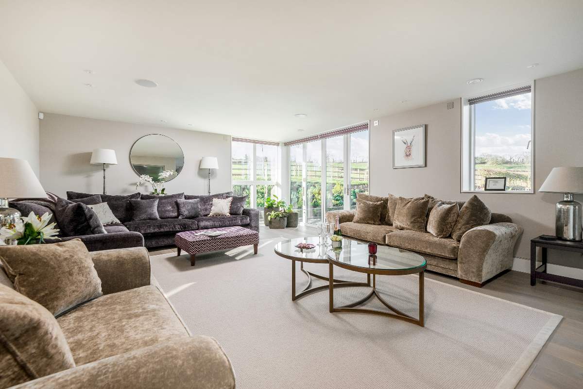 Hill View House, sleeps 10
