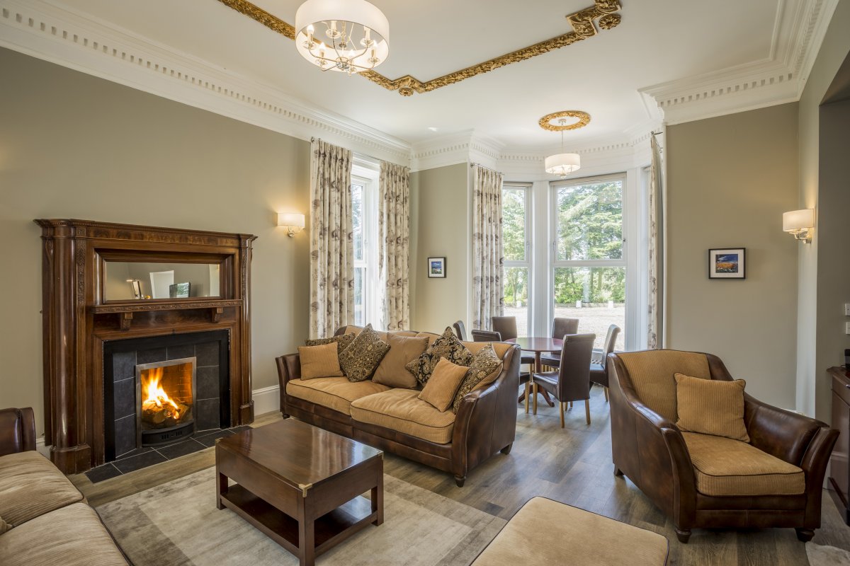 Lounge with dining in bay window