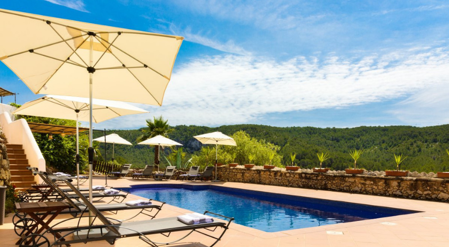 Swimming Pool in holiday house