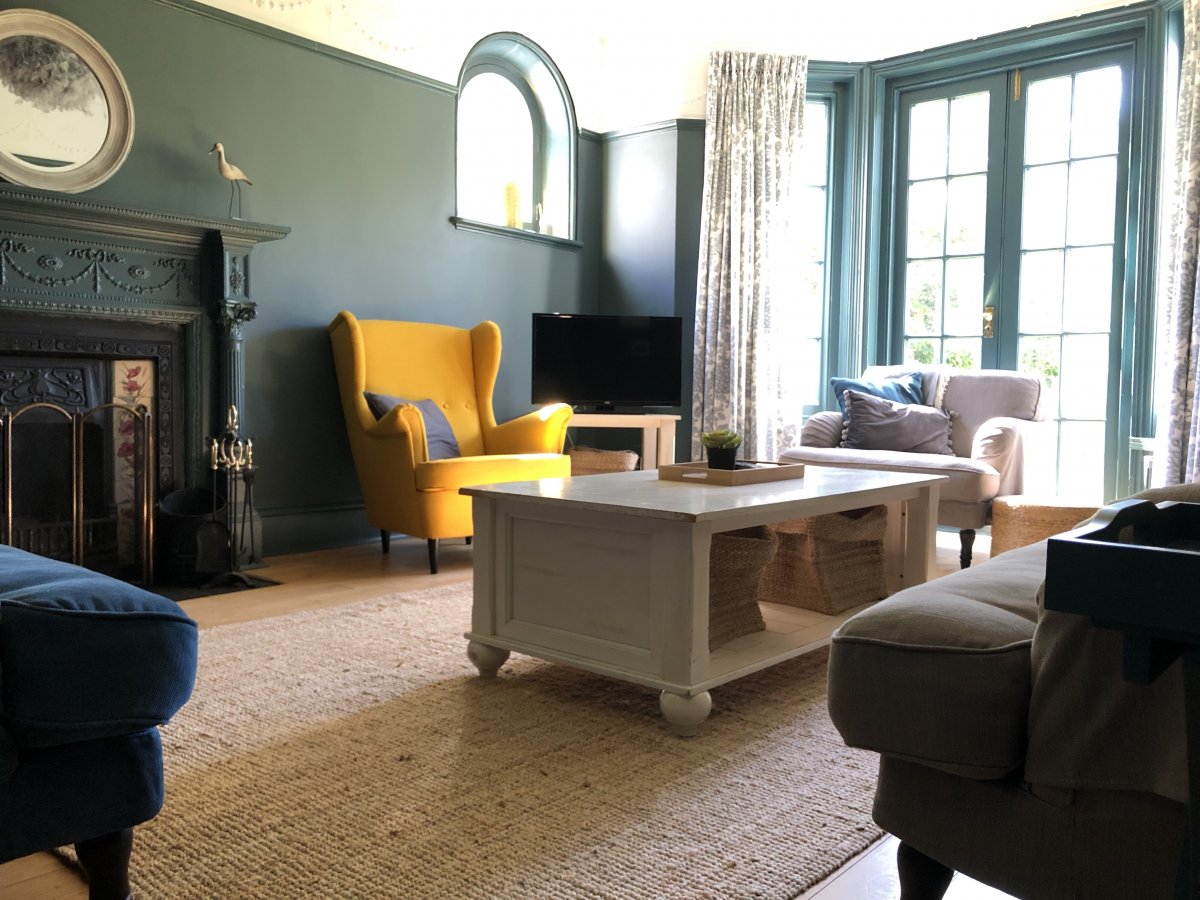 Sitting room with open fireplace